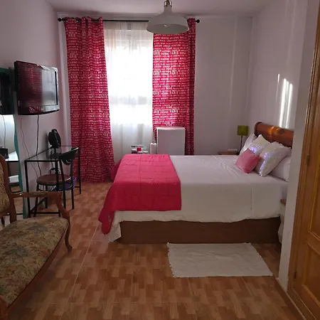 Acogedoras Habitaciones En Madrid Room photo