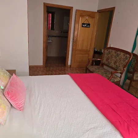 Acogedoras Habitaciones En Madrid Room photo